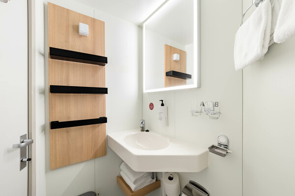 Hurtigruten Coastal Express MS Nordkapp Polar Outside L2 - CREDIT Espen Mills and Hurtigruten 2.JPG